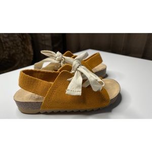 Laced-up Slip Ons 6/6.5